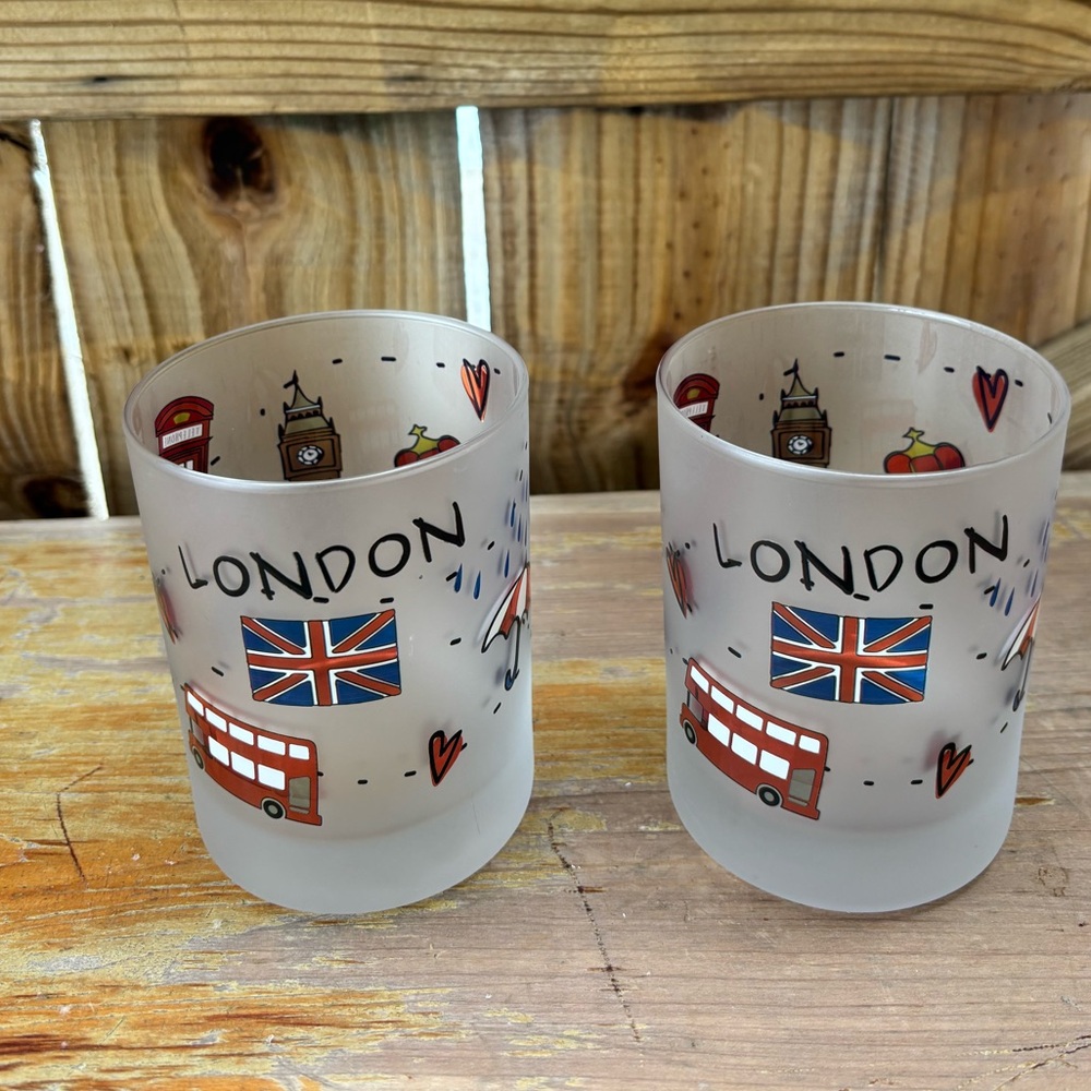 Set of 2 London Theme Hand Painted Frosted Glasses Size 12oz